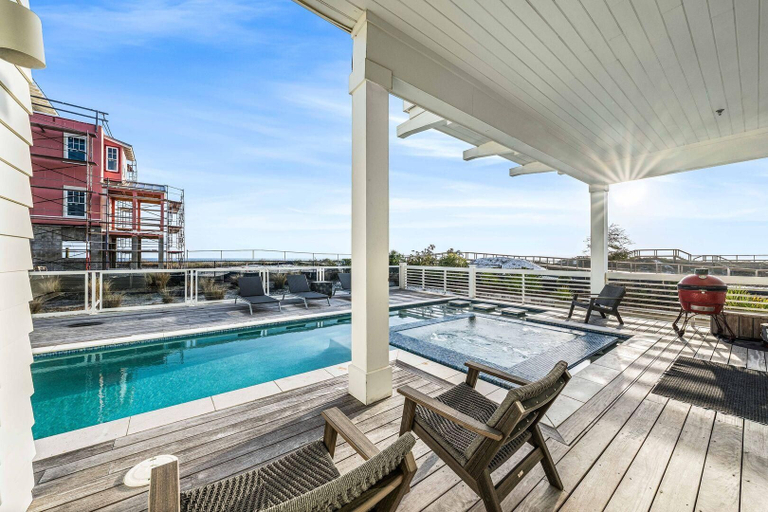 Others 5, Paradise Cove, Walton