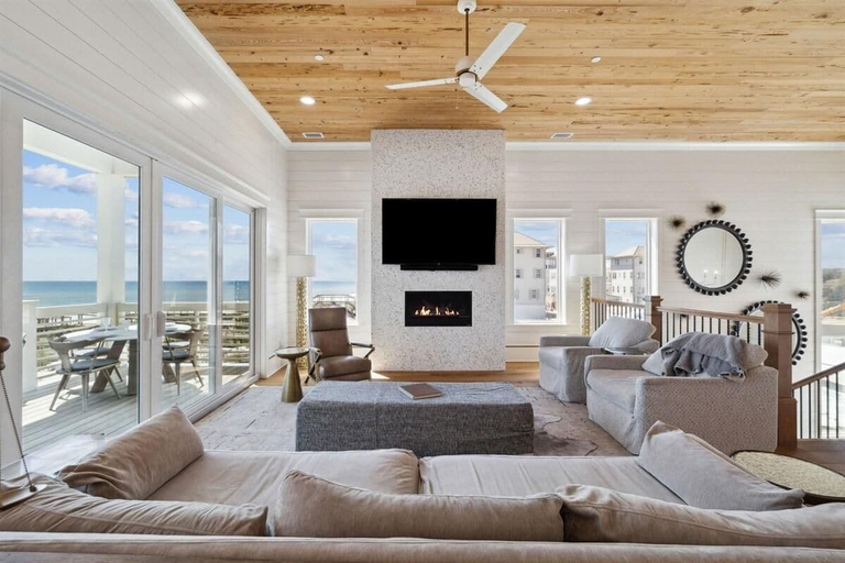 Others 1, Paradise Cove, Walton