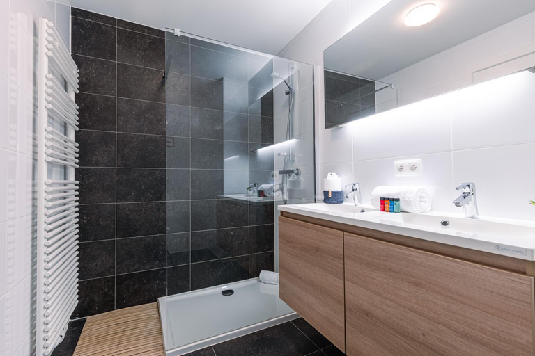 Bathroom 3, Whaaw Oostende, West-Vlaanderen