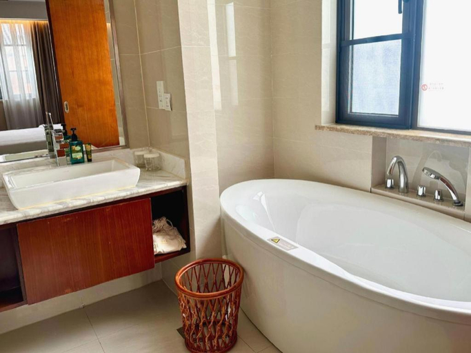 Bathroom 3, Jinjiang Metropolo Shanghai Minhang, Shanghai