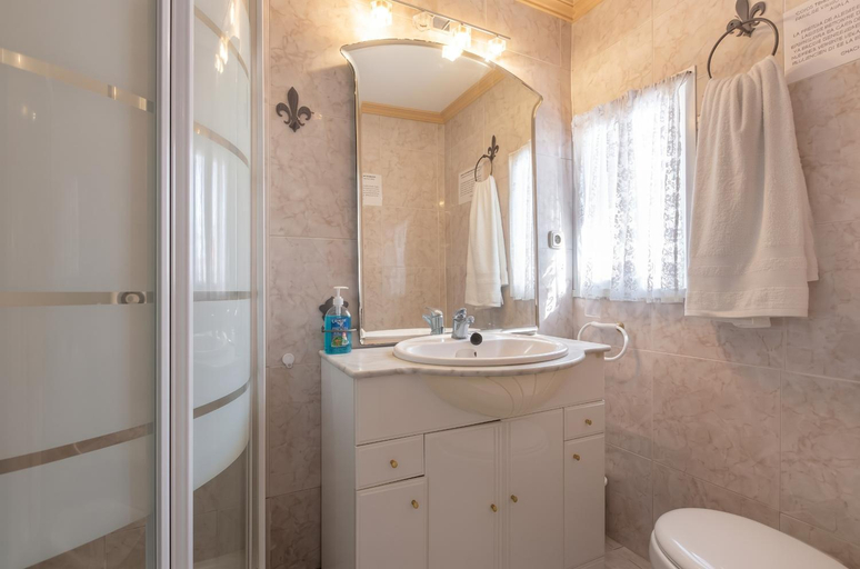 Bathroom 5, Charming villa in Marbella with private pool, Málaga