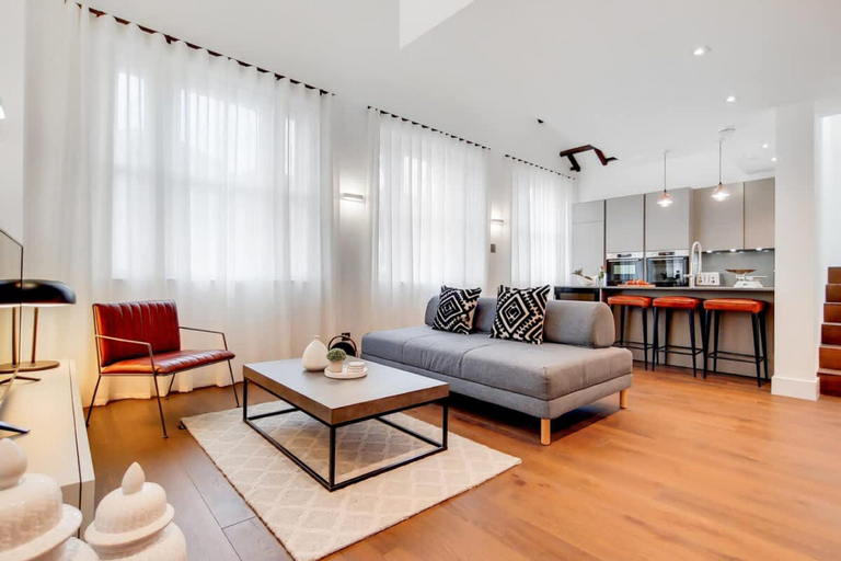 Others 5, Borough apartment, London