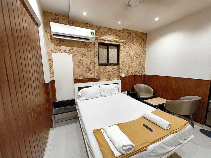 Others 4, Deluxe Sri Sai Regency, Mumbai Suburban