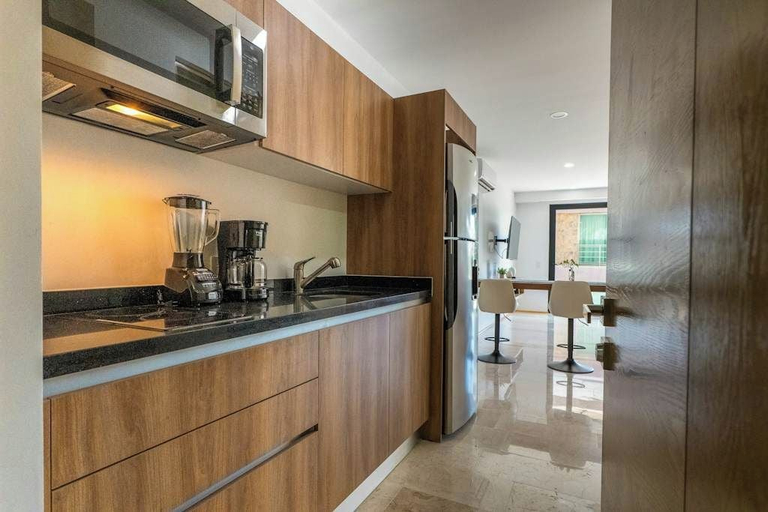 Others 3, Studio Rooftop Pool & Gym, Steps to Beach, Cozumel