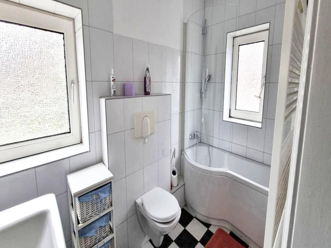 Bathroom 1, Monteurwohnungen in Zuelpich, Euskirchen