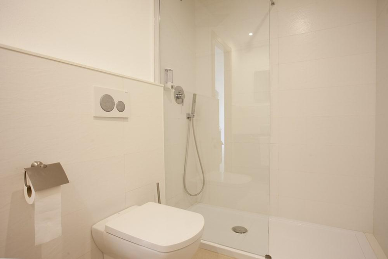 Bathroom 5, Playa Bella, Baleares