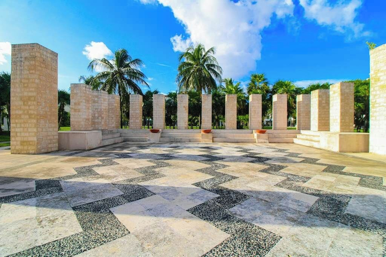 Others 5, Beachfront 2BR Condo, Resort Pool, Gym & Beach, Cozumel