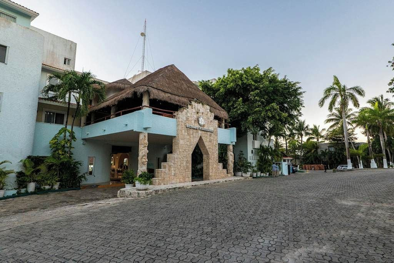 Others 2, Beachfront Condo With Pool, Balcony & Wifi, Cozumel