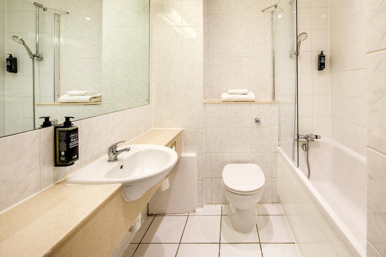 Bathroom 4, greet London Harlow, Essex