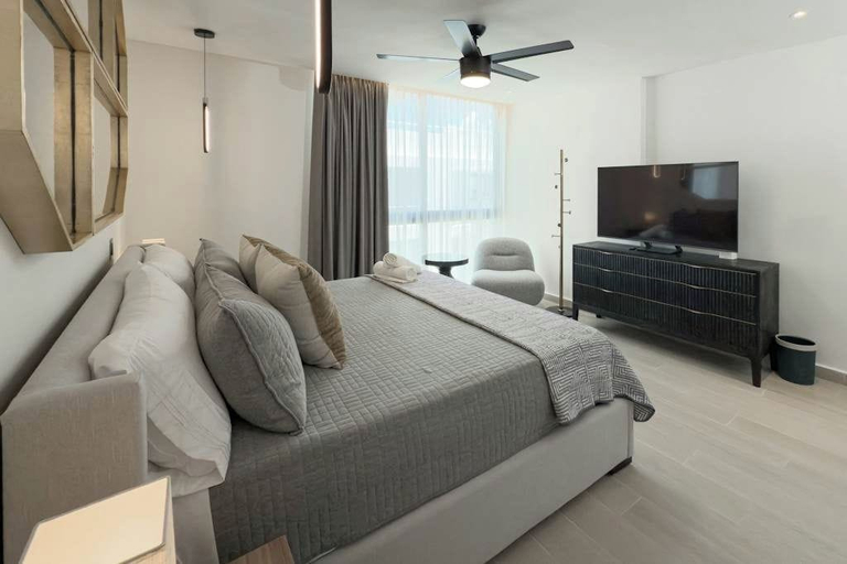 Others 4, Luxury 3BR Penthouse w/ Pool Near Beach & 5th Ave, Cozumel