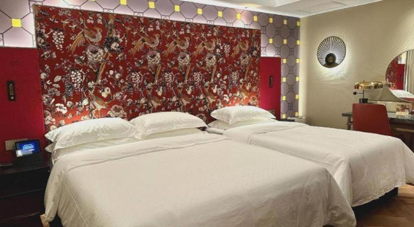 Bedroom 2, Jinjiang Metropolo Shanghai Minhang, Shanghai