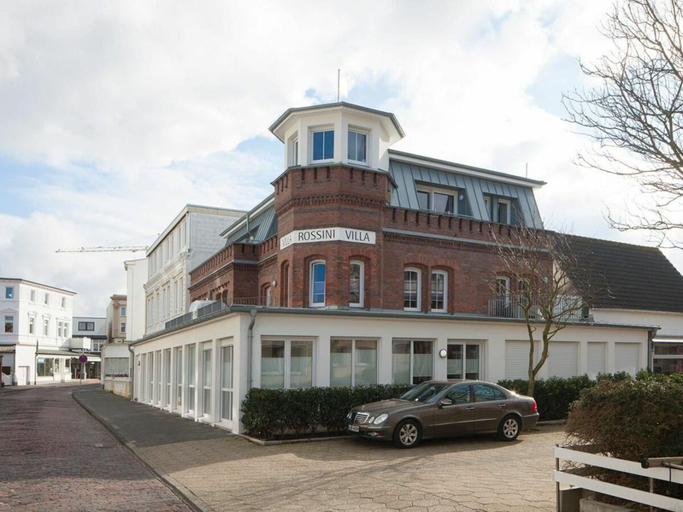 Others 3, Amelie, Aurich