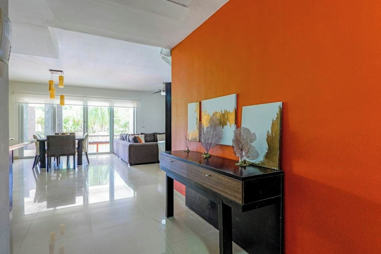 Others 4, Beachfront 3BR Condo, Resort Pool Playa, Cozumel