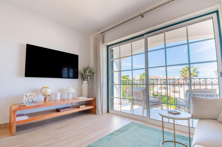 Others 2, Casa Francesca, renovated townhouse walking distan, Lagoa