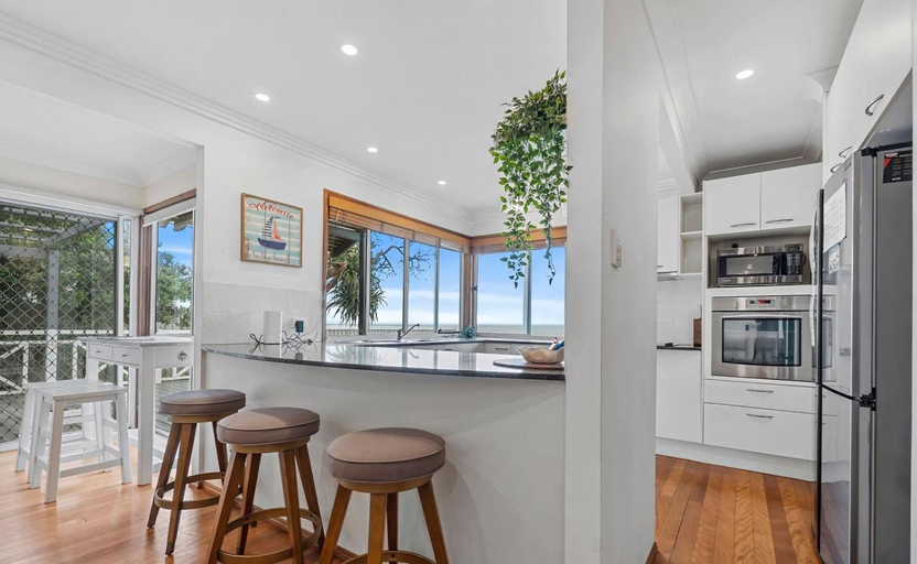 Others 5, Ocean Pearl - 3 bedroom beachfront property!, Caboolture - East