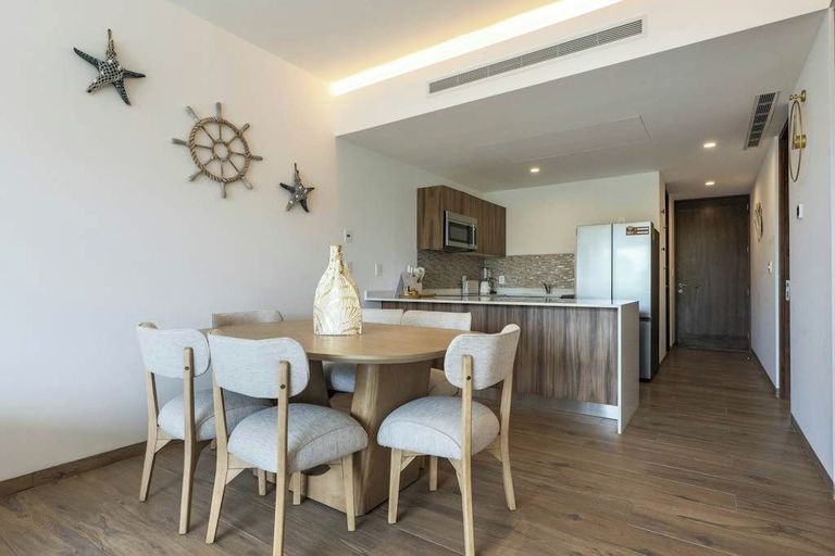 Others 2, Playacar Accessible Condo - Pools - Sleeps 7, Cozumel