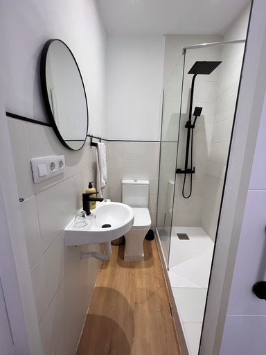 Bathroom 5, Fuencarral rooms & stay, Madrid
