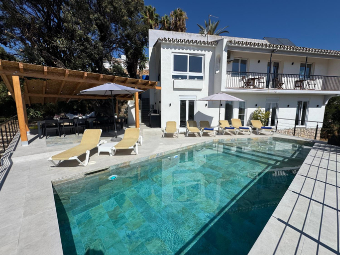 Sport & Beauty, Nice and spacius villa near Fuengi, Málaga