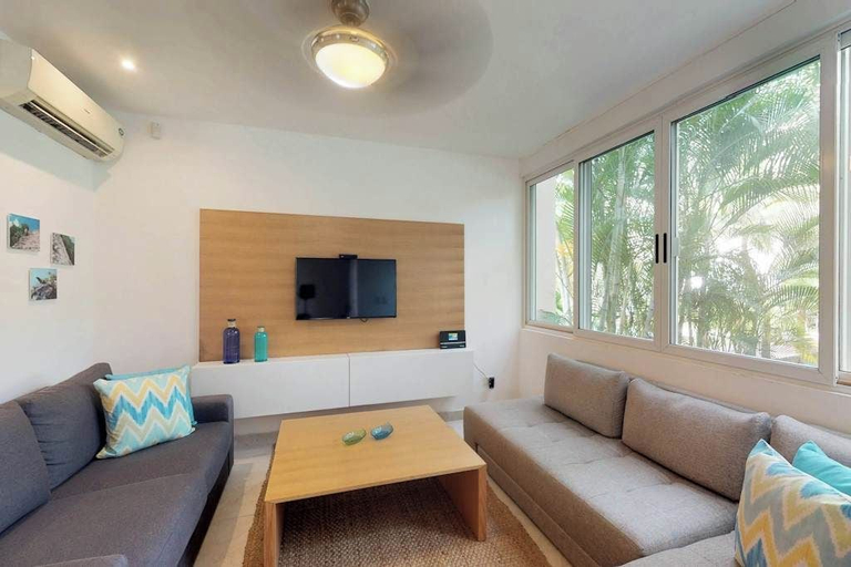 Others 2, Playa del Carmen 3BR Villa Pool, Gym & Balcony, Cozumel