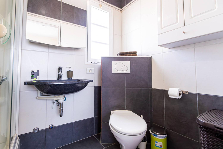 Bathroom 3, Cozy villa in Madronal de Fanabe with large private pool, Santa Cruz de Tenerife