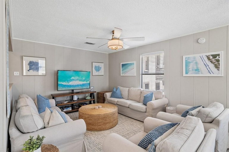 Others 4, Dogwood Bungalow, Walton