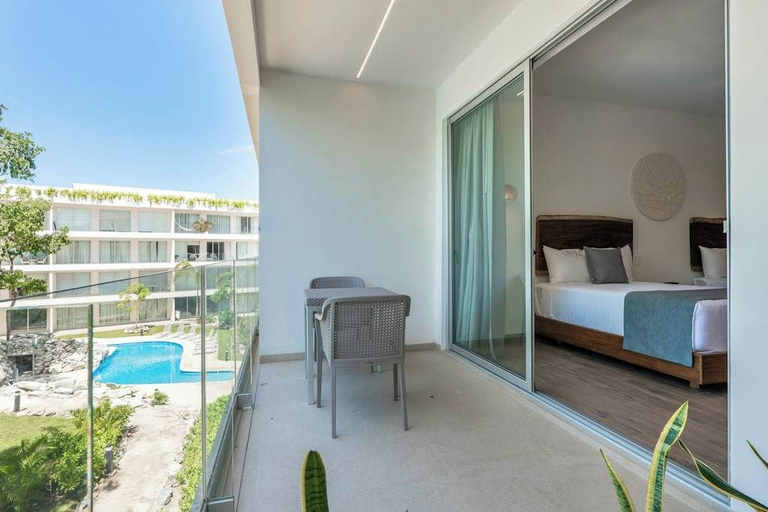 Others 3, Playacar Condo - Balcony - Pools - Sleeps 6, Cozumel