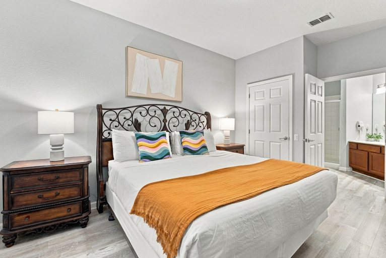 Others 4, 3BR at Vista Cay, Where Comfort Meets Convenience, Orange
