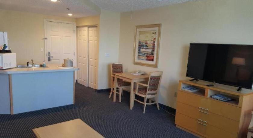 Others 4, Chart House Suites and Marina, Pinellas