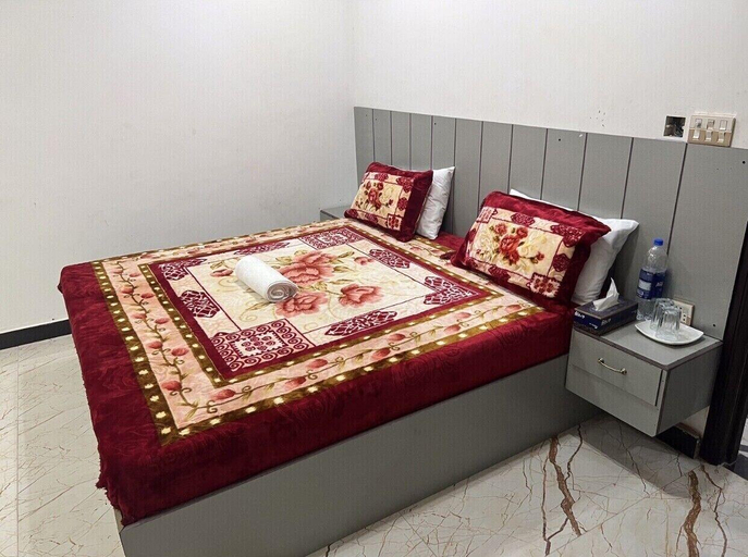 Bedroom 4, OVERSEAS HOTEL AND SUITES, Dera Ghazi Khan