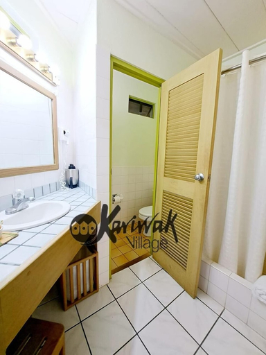 Bathroom, Kariwak Village Holistic Haven and Hotel