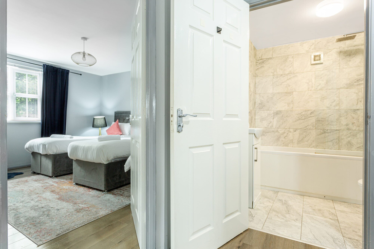 Others 4, Trafford Centre Cityscape Hideaway Free Parking, Salford