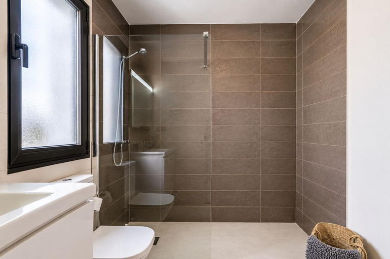 Bathroom 4, GuestReady - Luxury Villa with Private Pool, Las Palmas