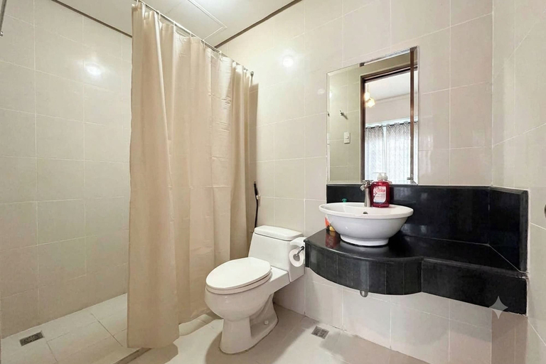 Bathroom 4, Victoria Sports Tower - Cozy Ambiance Condo Unit, Quezon City
