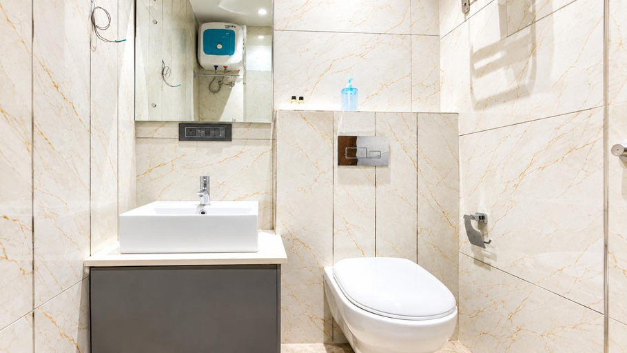 Bathroom 5, K9 Pearl Hotel, Ludhiana