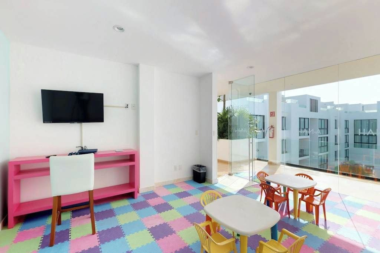 Others 5, Modern Playa del Carmen Apt: Rooftop Pool & Wifi, Cozumel