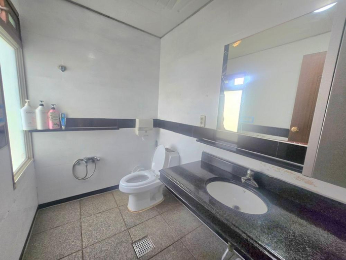 Bathroom 3, Tongyeong Yokjido Pension BlueC, Tongyeong