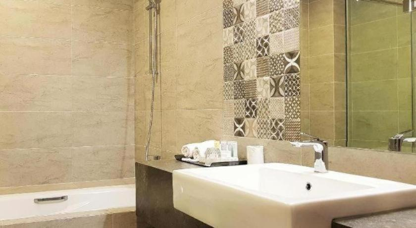 Bathroom, Hotel Grand Baron, Larut and Matang