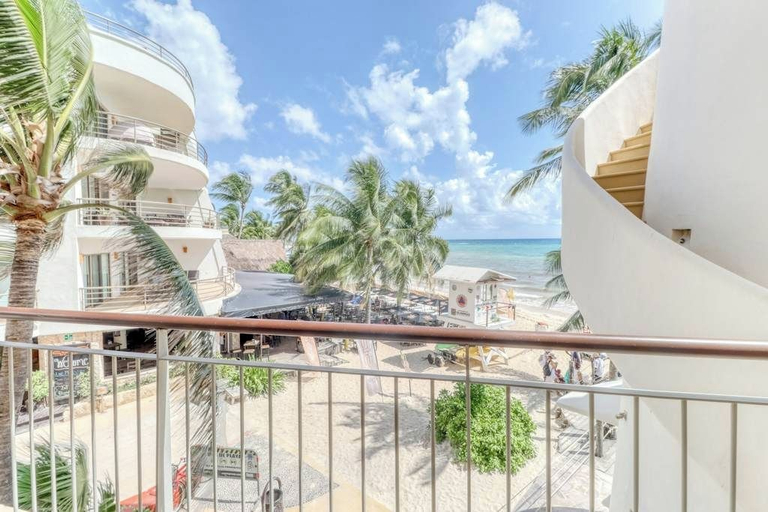 Others 2, Oceanfront Condo: Infinity Pool & Beach Access, Cozumel