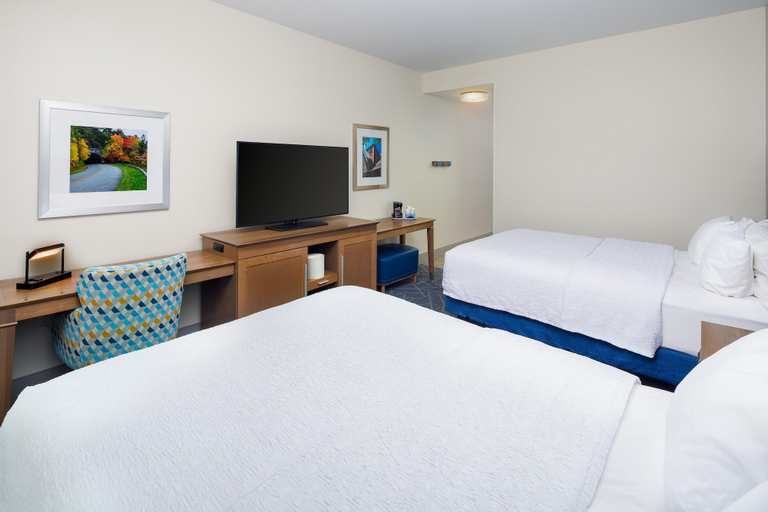 Bedroom 3, Hampton Inn & Suites Asheville Biltmore Village, Buncombe