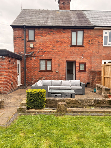 Others 4, House Sleeps 7 With Garden and Parking, Cheshire West and Chester