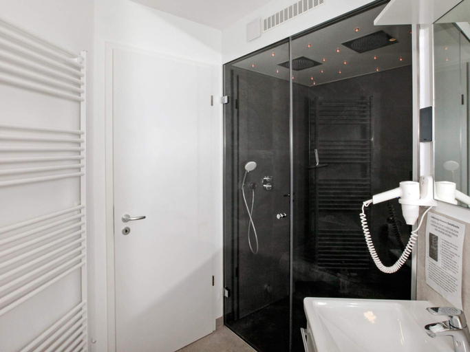 Bathroom 5, Holiday Home in Wendtorf, Plön