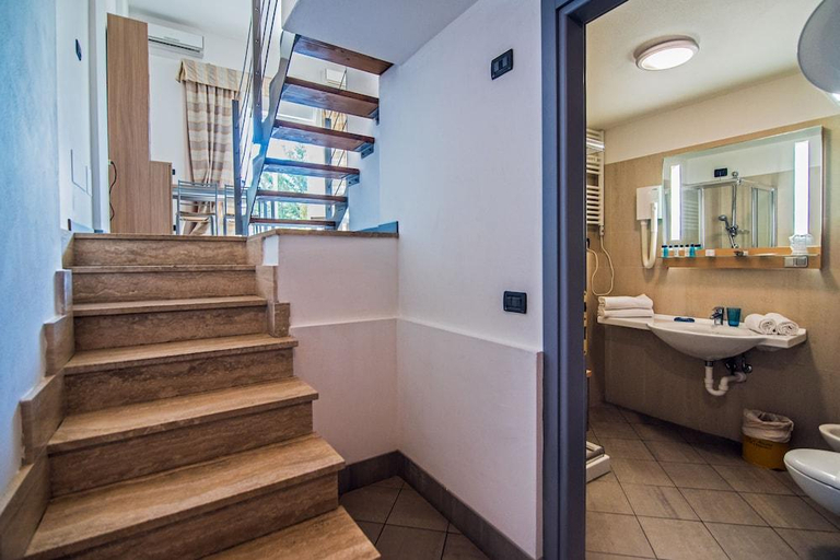 Bathroom 5, Aregai Marina Hotel & Residence, Imperia