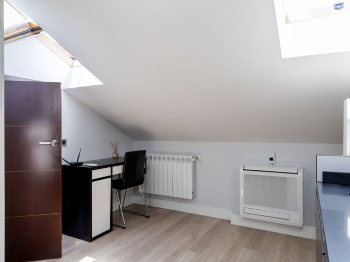 Others 5, Cozy Accommodation, Central Madrid, Madrid