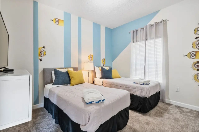 Others 3, 5BR Storey Lake Pool Home Near Disney, Osceola