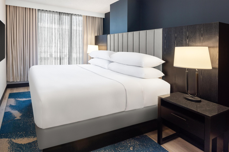 Bedroom 3, Embassy Suites Montréal by Hilton, Montréal