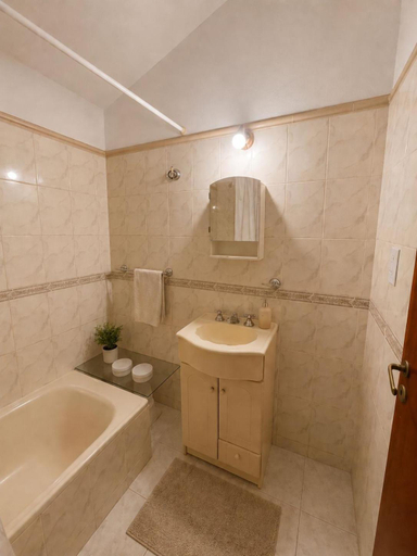 Bathroom 5, Tu lugar La Vina, Capital