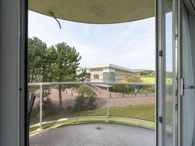 Others 3, Modern 5-guest Holiday Apartment With Balcony, Den Helder