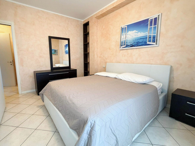 Others 4, Welcoming Flat in a Great are With Parking, Venezia