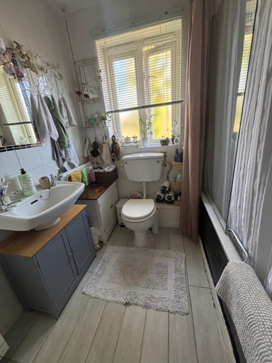 Bathroom 3, Cosy room in London Wembley, London