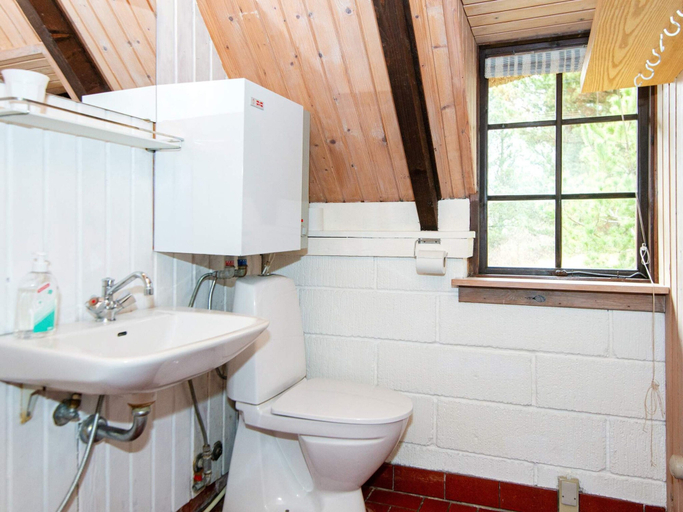 Bathroom 5, 6 Person Holiday Home in Romo, Tønder